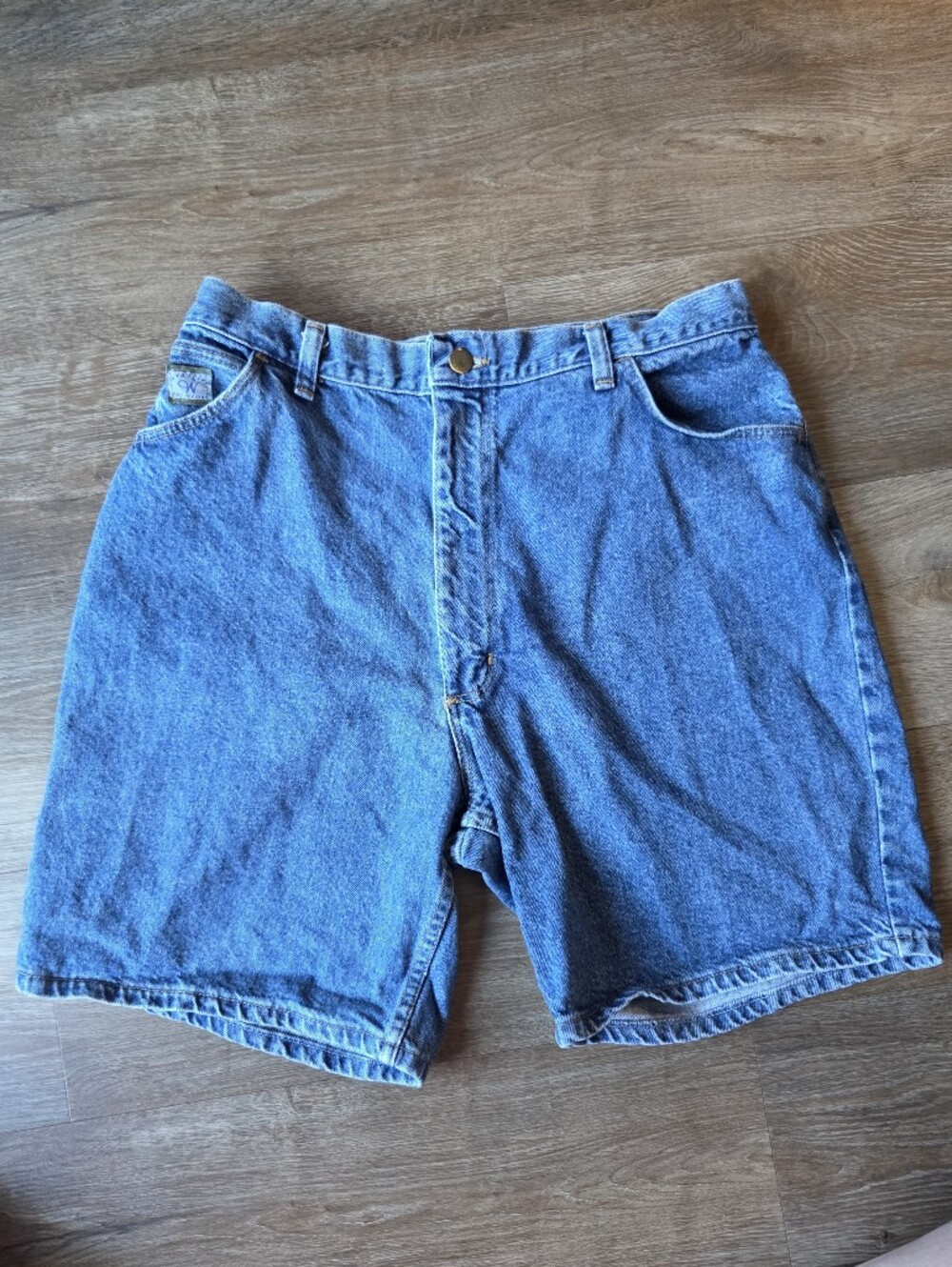 Vintage Wrangler For Women High Rise Mom Blue Jean Dad Shorts, size 16